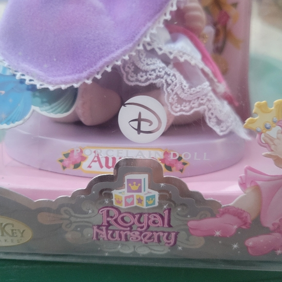 Disney Princess Doll Aurora - Picture 3 of 6